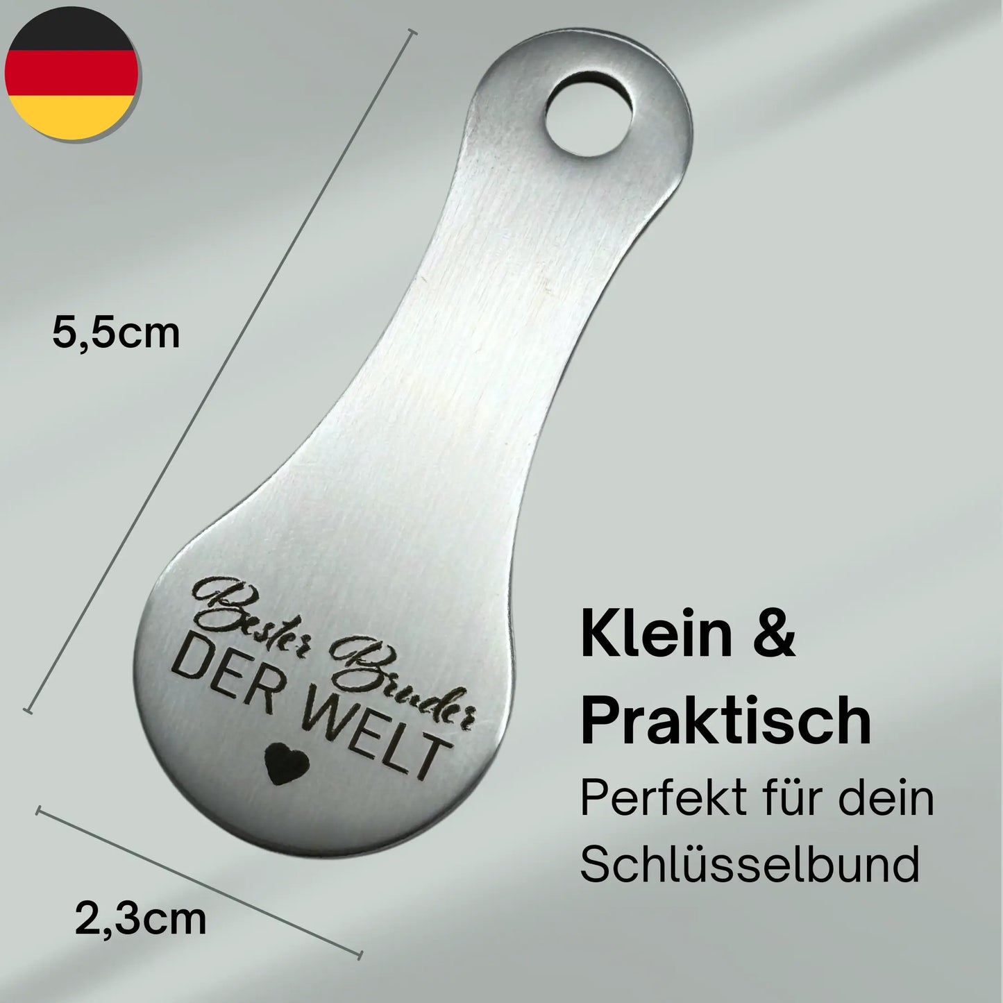 Maße des gravierten Schlüsselanhängers „Bester Bruder der Welt“ – 5,5 cm x 2,3 cm, kompakt und ideal für den Schlüsselbund
