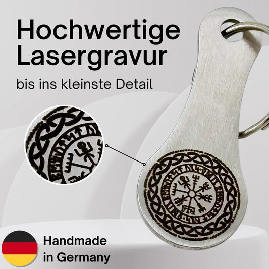 Einkaufswagenlöser mit hochwertiger Wikinger-Kompass-Lasergravur im Detail – Handmade in Germany
