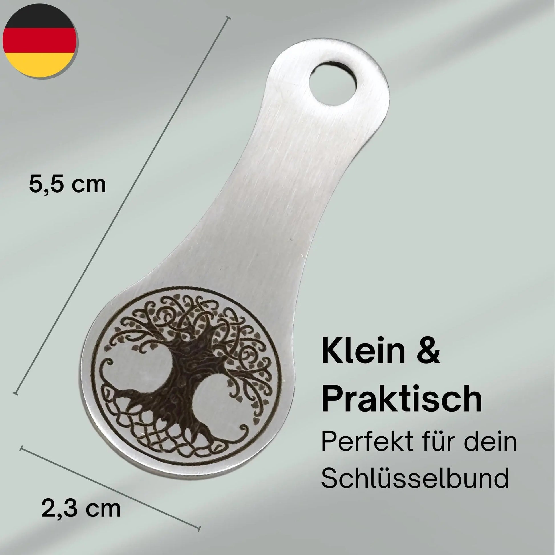 Kompakter Einkaufswagenlöser mit Lebensbaum Gravur – 5,5 x 2,3 cm – ideal für den Schlüsselbund und immer griffbereit