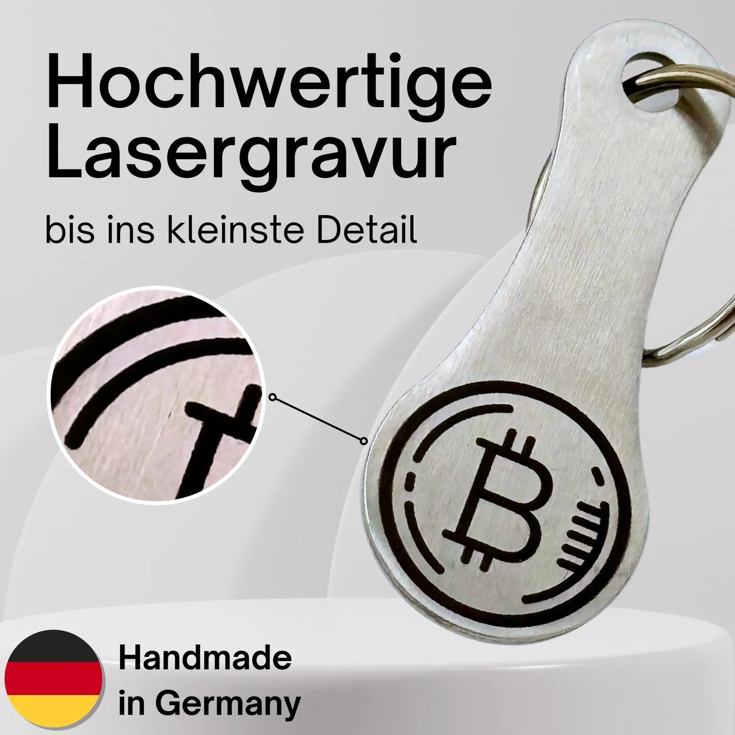 Detaillierte Lasergravur auf Edelstahl-Einkaufswagenlöser mit Bitcoin-Symbol – handgefertigt in Deutschland.