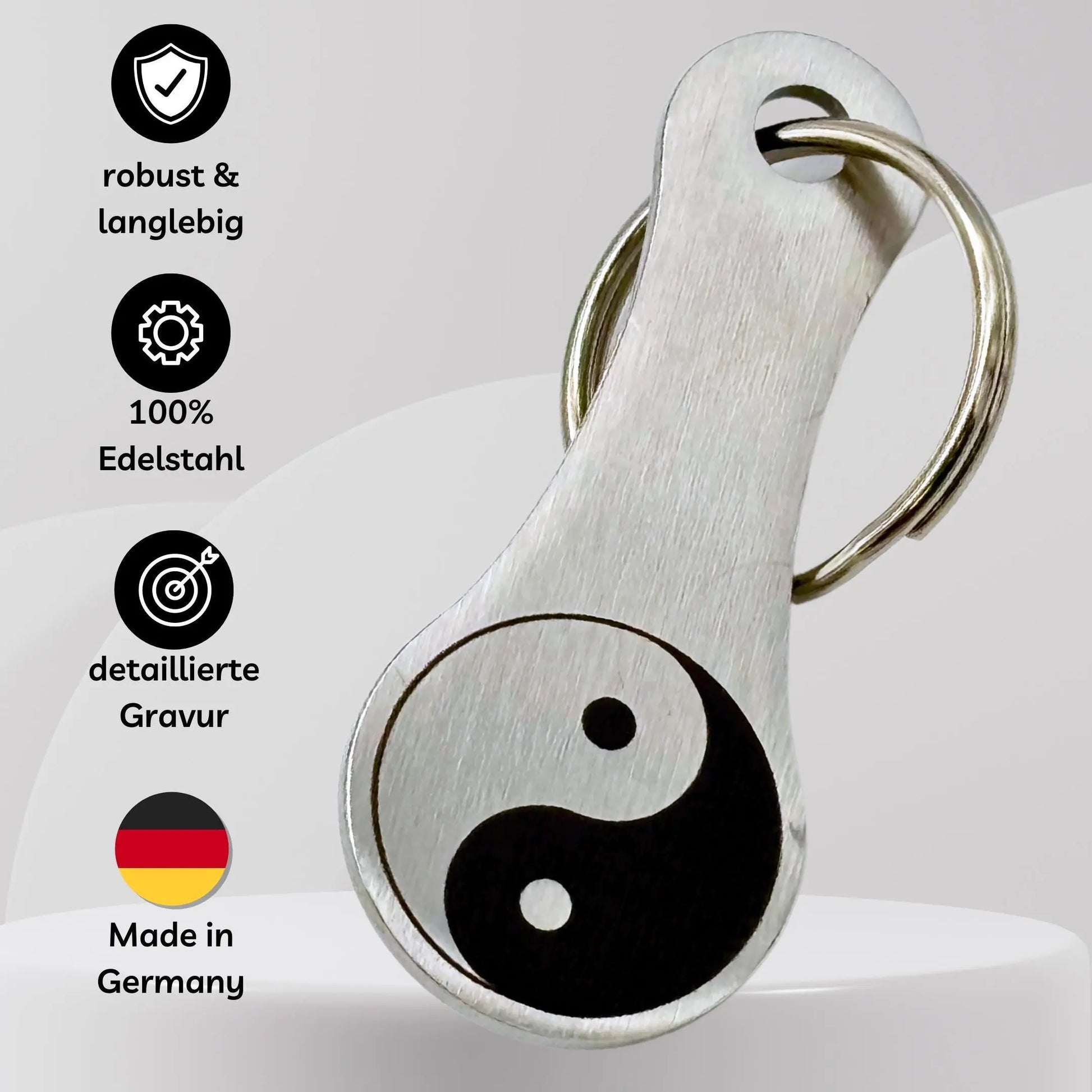 Robuster Yin-Yang Schlüsselanhänger aus 100% Edelstahl mit detaillierter Gravur – langlebig und Made in Germany.