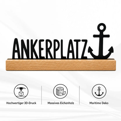 Massiver Eichenholzsockel mit schwarzem 3D Druck Motiv Ankerplatz
