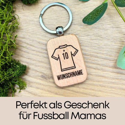 Schlüsselanhänger aus Holz in Trikotform – personalisierbar, hochwertig graviert