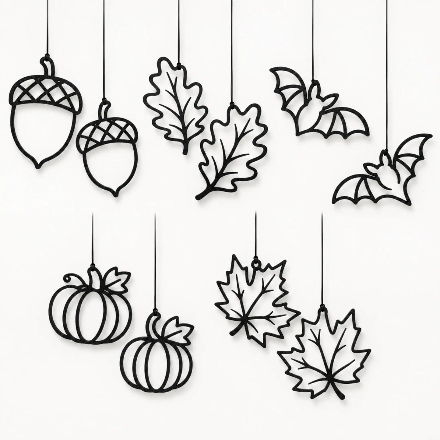 Schwarze Herbst Fensterdeko zum Aufhängen mit Eichel Blatt Fledermaus Kürbis und Ahornblatt Motiven