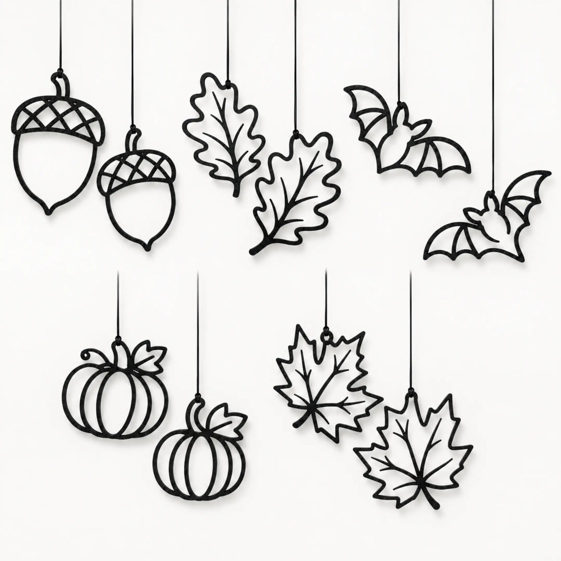 Schwarze Herbst Fensterdeko zum Aufhängen mit Eichel Blatt Fledermaus Kürbis und Ahornblatt Motiven